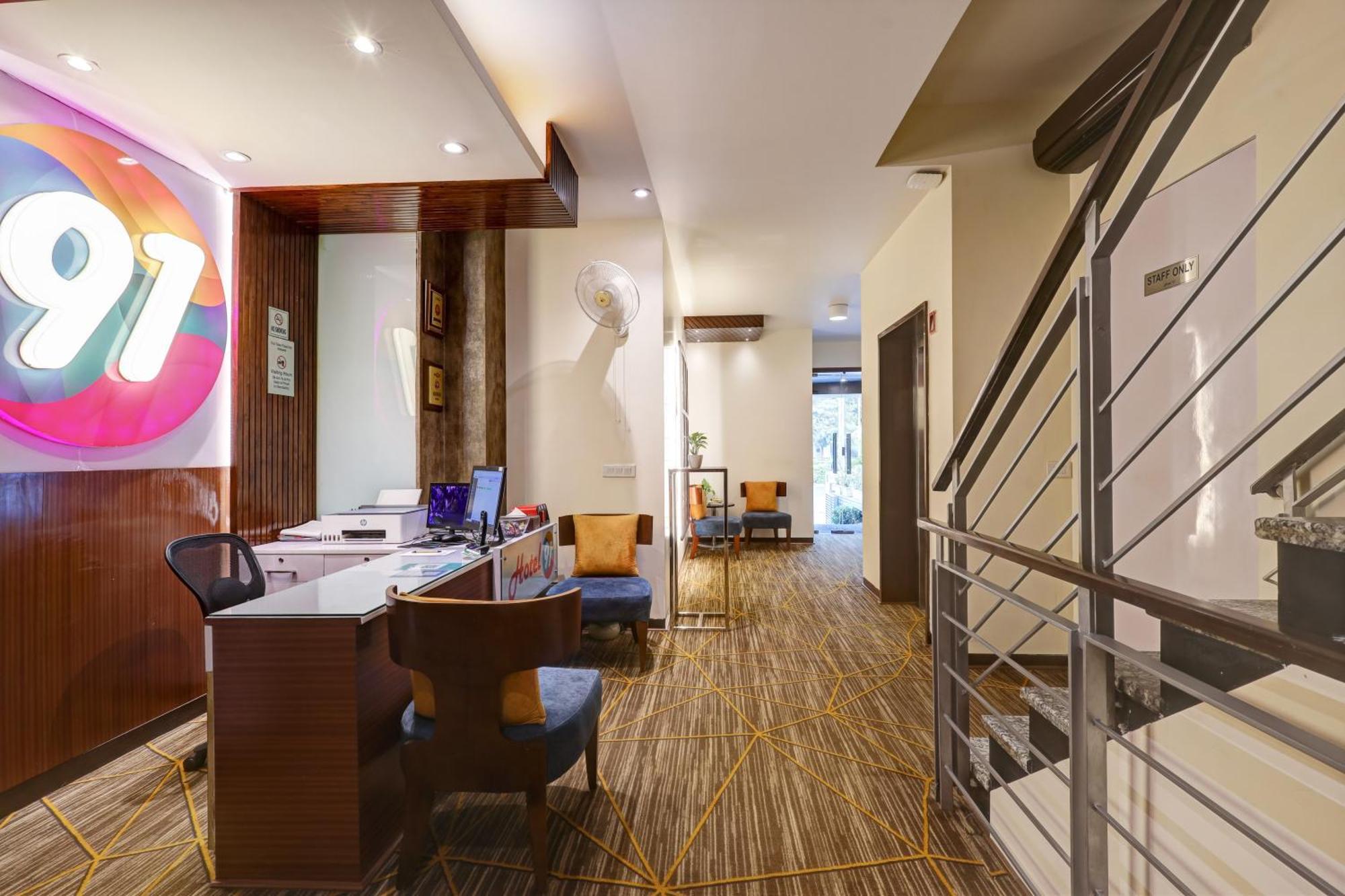 Hotel 91 Golf Course Road Gurgaon Extérieur photo